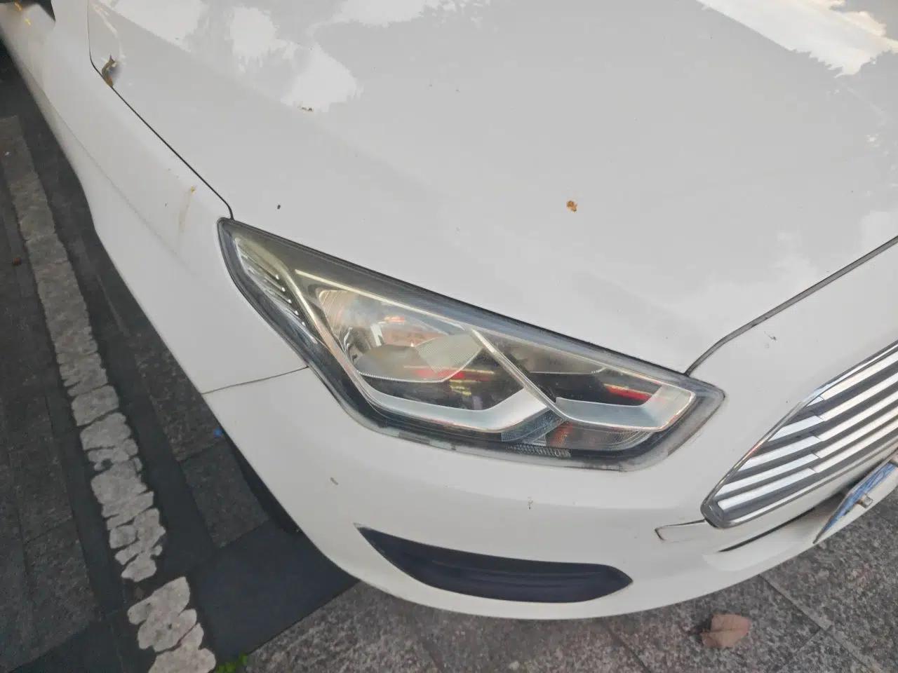 Ford Escort 2017 1.5L Automatic Comfort Model — миниатюра 7