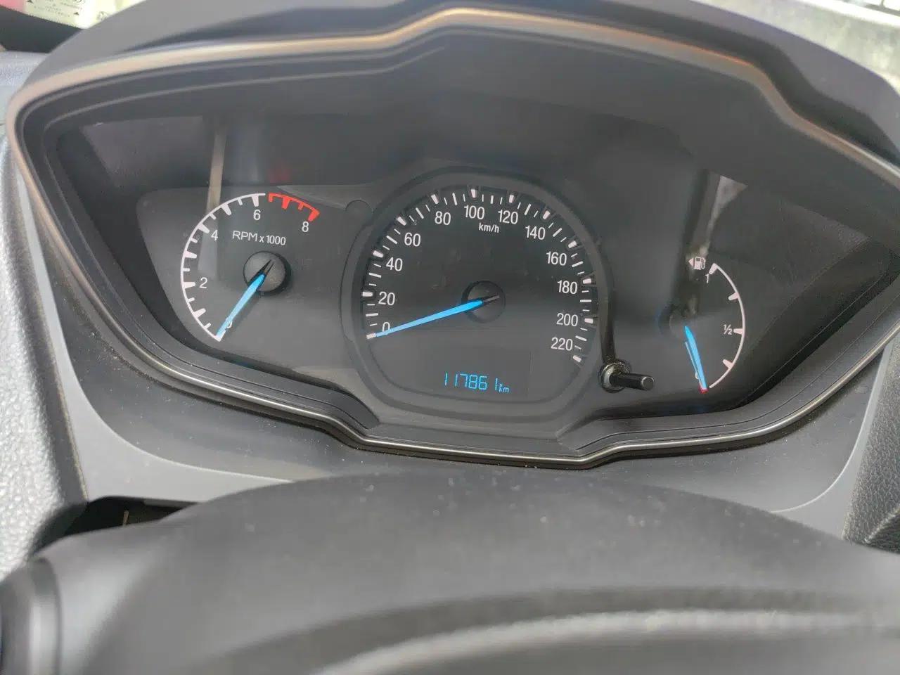 Ford Escort 2015 1.5L Automatic Comfort Edition — миниатюра 11