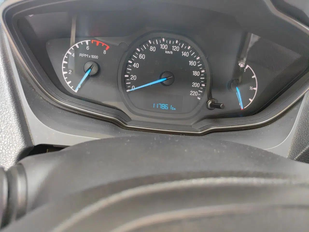 Ford Escort 2015 1.5L Automatic Comfort Edition — миниатюра 12