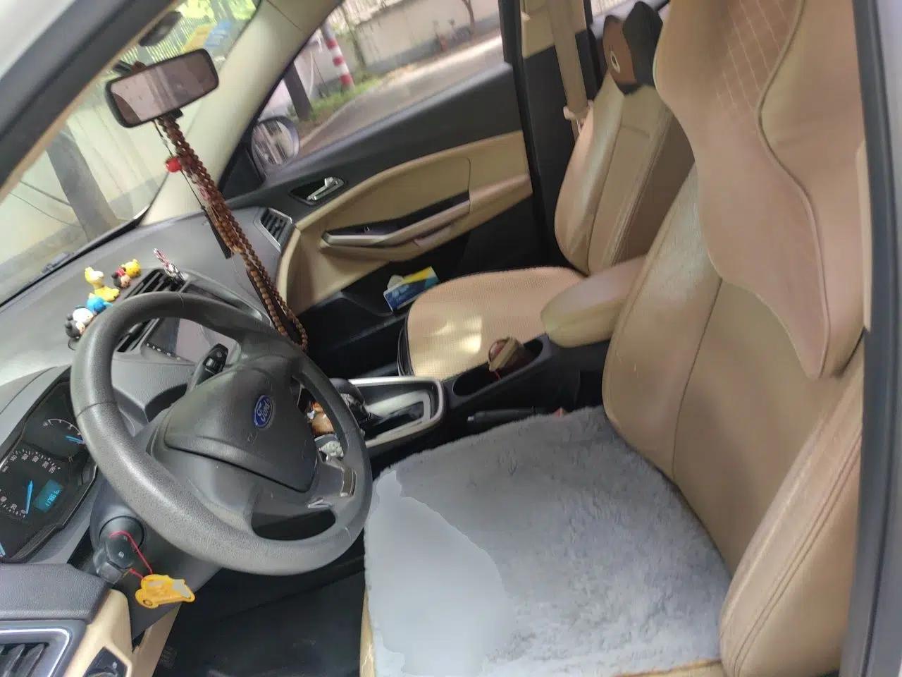 Ford Escort 2015 1.5L Automatic Comfort Edition — миниатюра 15