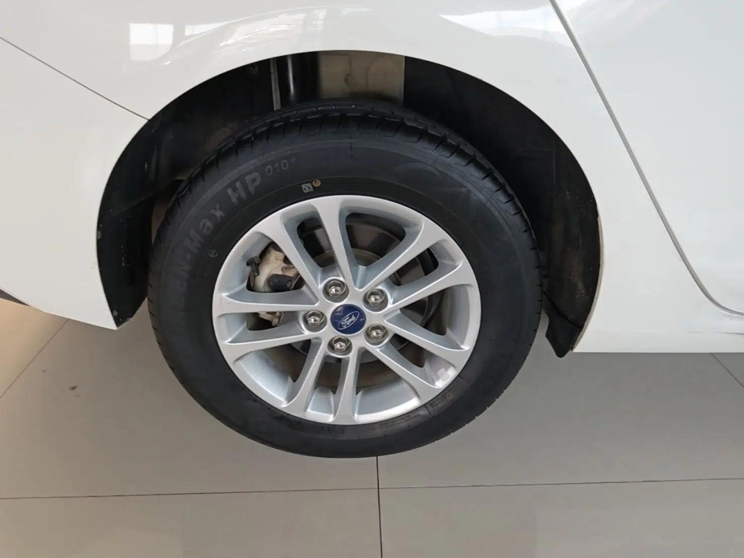 Ford Escort 2019 Revised Version 1.5L Manual Quality Enjoyment Type China VI Standard — миниатюра 11