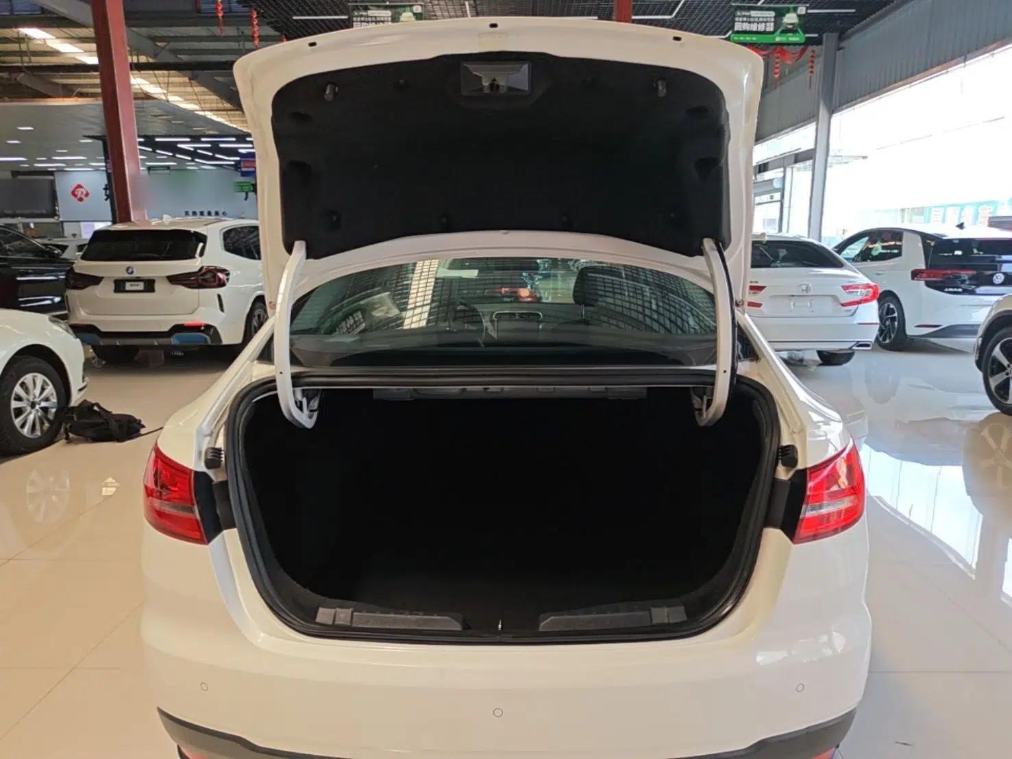 Ford Escort 2019 Revised Version 1.5L Manual Quality Enjoyment Type China VI Standard — миниатюра 22