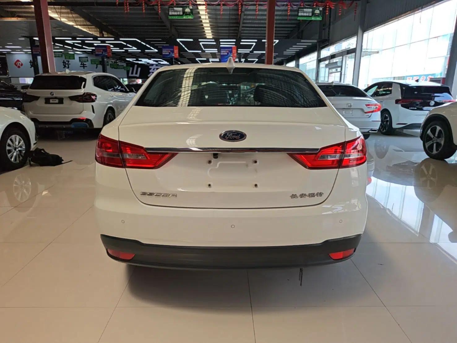 Ford Escort 2019 Revised Version 1.5L Manual Quality Enjoyment Type China VI Standard — миниатюра 5