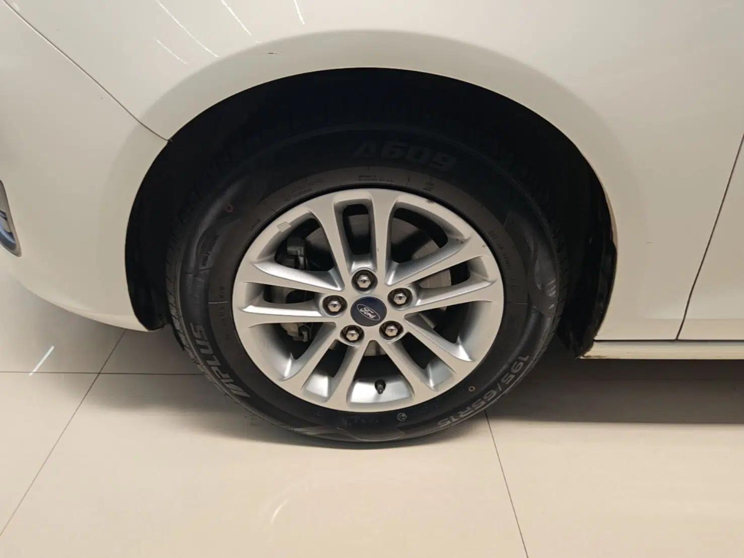 Ford Escort 2019 Revised Version 1.5L Manual Quality Enjoyment Type China VI Standard — миниатюра 10