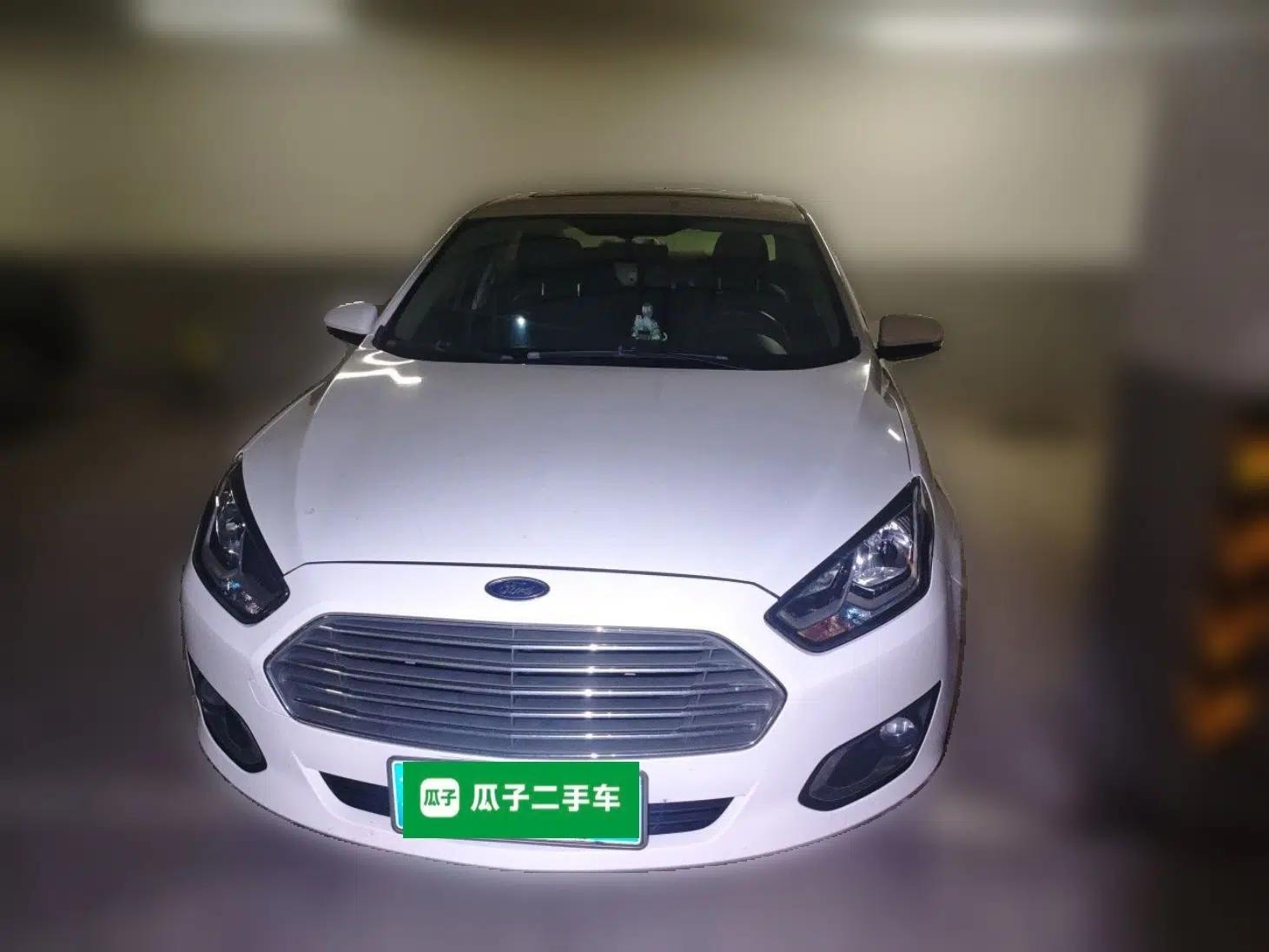 Ford Escort 2015 1.5L Automatic Fashion Model — миниатюра 2