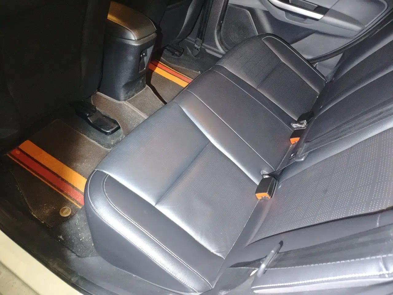 Ford Escort 2015 1.5L Automatic Fashion Model — миниатюра 14