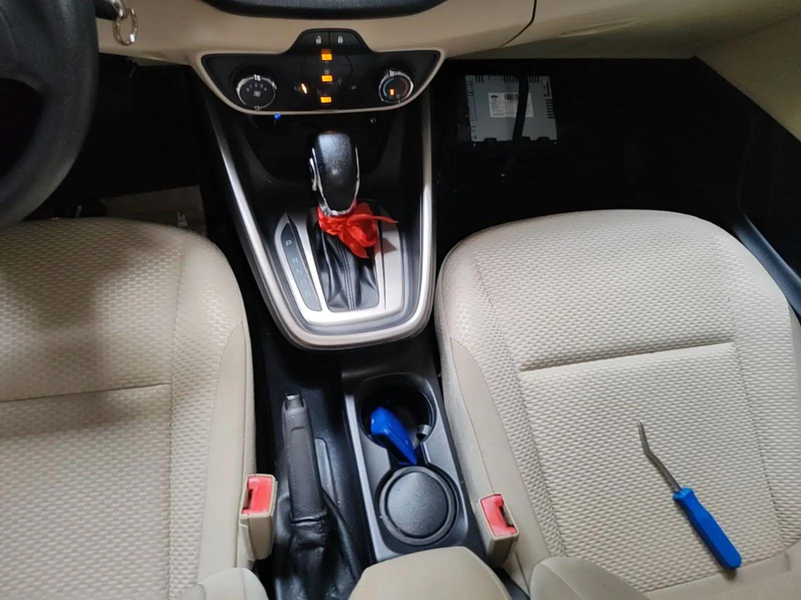 Ford Escort 2015 1.5L Automatic Comfort Edition — миниатюра 21