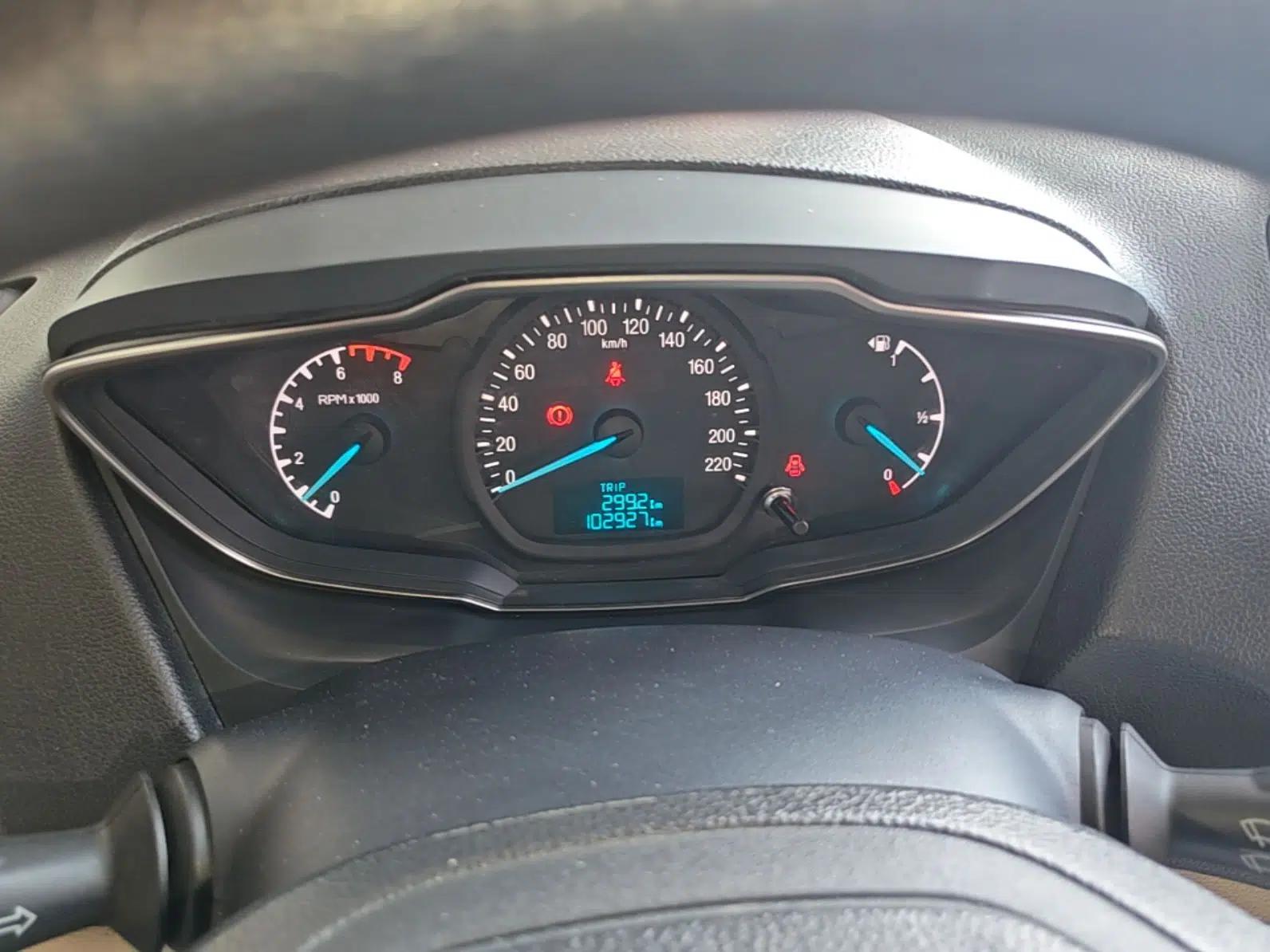 Ford Escort 2015 1.5L Manual Comfort Model — миниатюра 14