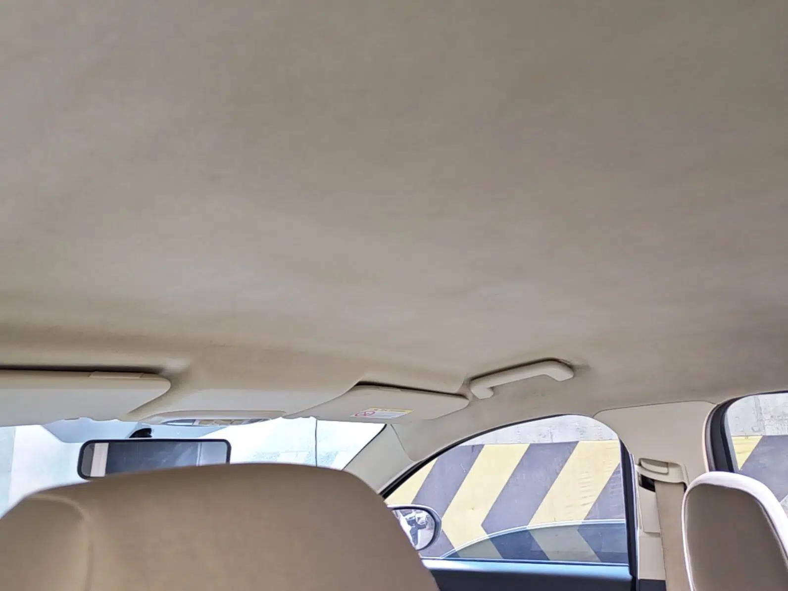 Ford Escort 2015 1.5L Manual Comfort Model — миниатюра 21