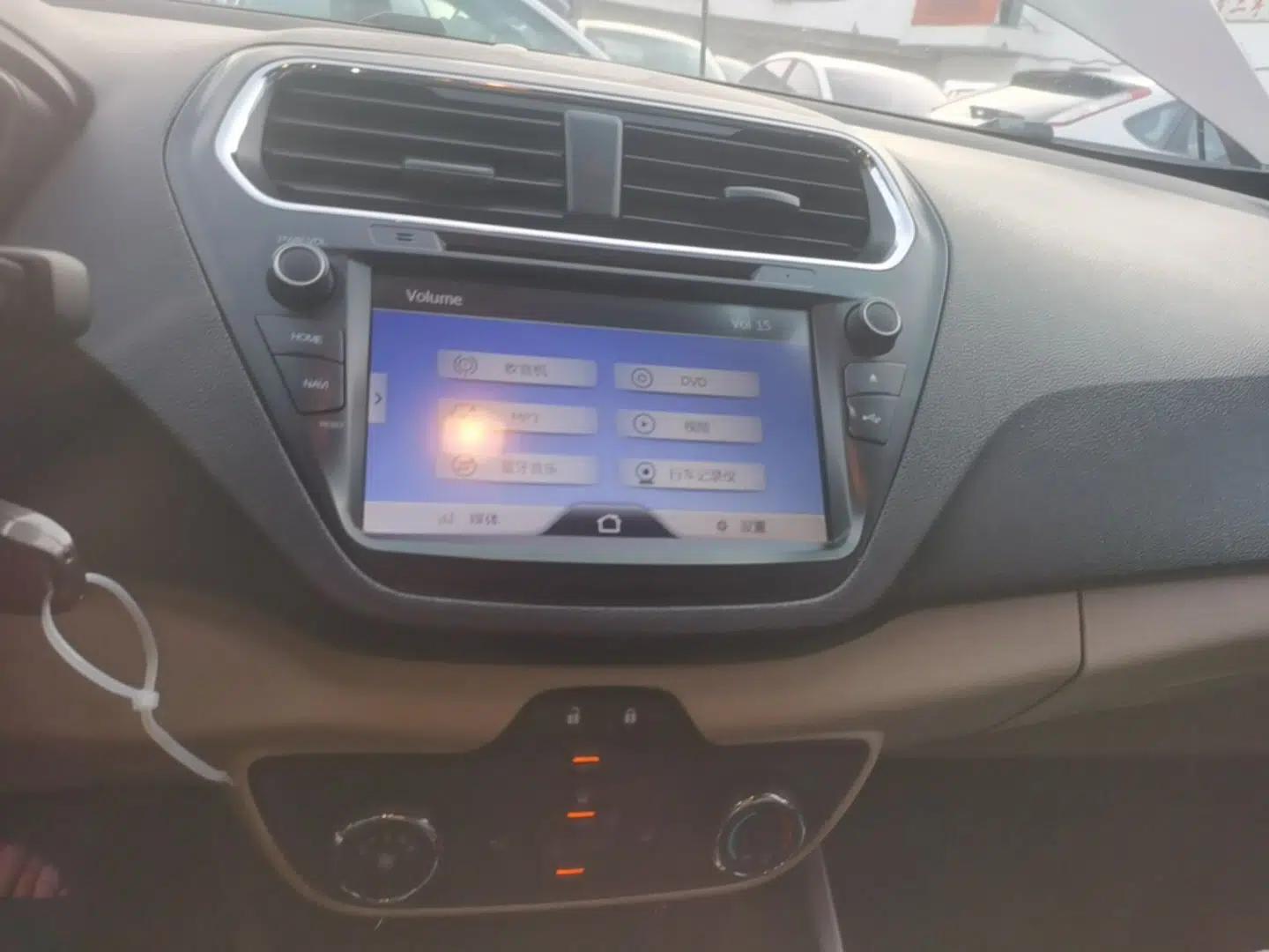 Ford Escort 2015 1.5L Automatic Comfort Edition — миниатюра 20