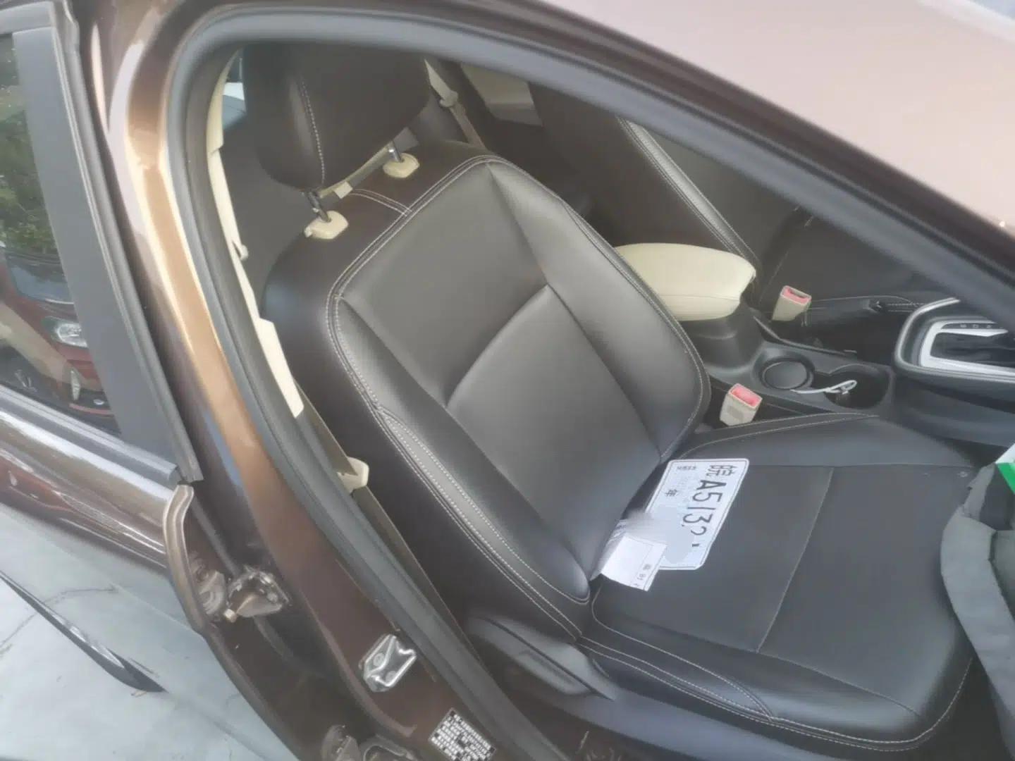 Ford Escort 2015 1.5L Automatic Comfort Edition — миниатюра 24
