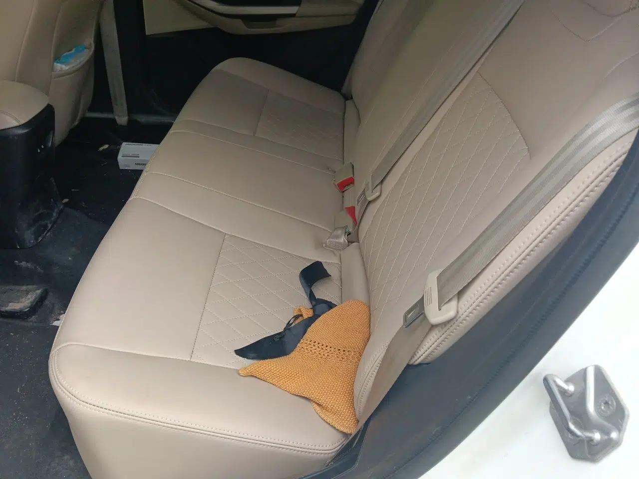Ford Escort 2015 1.5L Manual Comfort Model — миниатюра 17