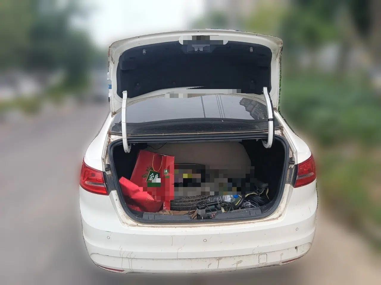 Ford Escort 2015 1.5L Manual Comfort Model — миниатюра 19