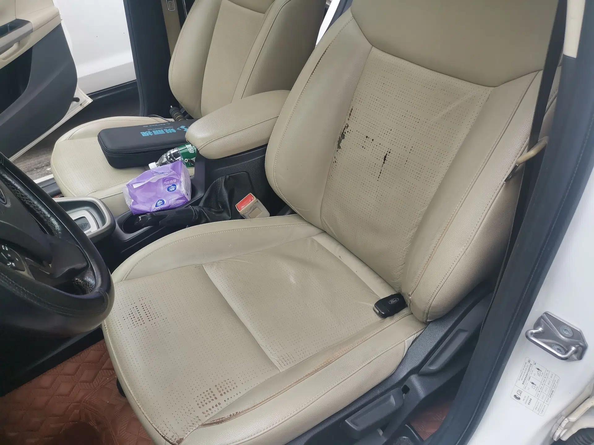 Ford Escort 2015 1.5L Automatic Comfort Edition — миниатюра 15