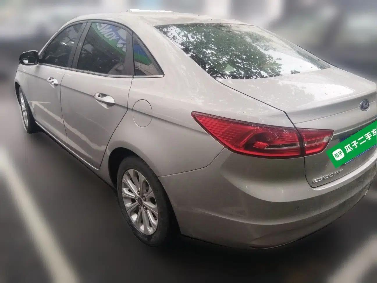 Ford Escort 2017 Happiness Edition 1.5L Automatic Fashion Version — миниатюра 4