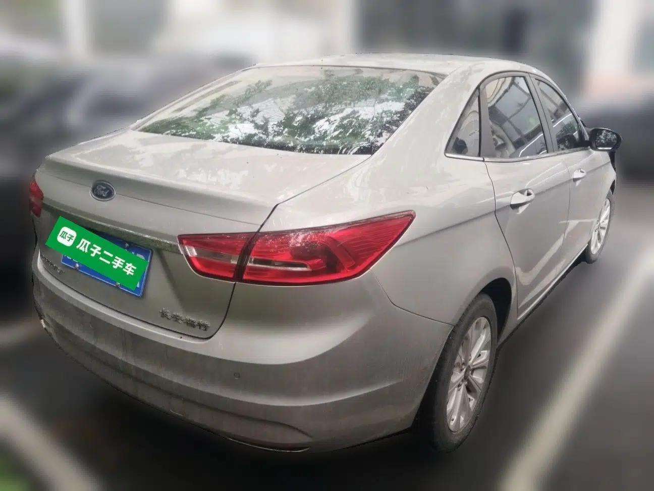 Ford Escort 2017 Happiness Edition 1.5L Automatic Fashion Version — миниатюра 6