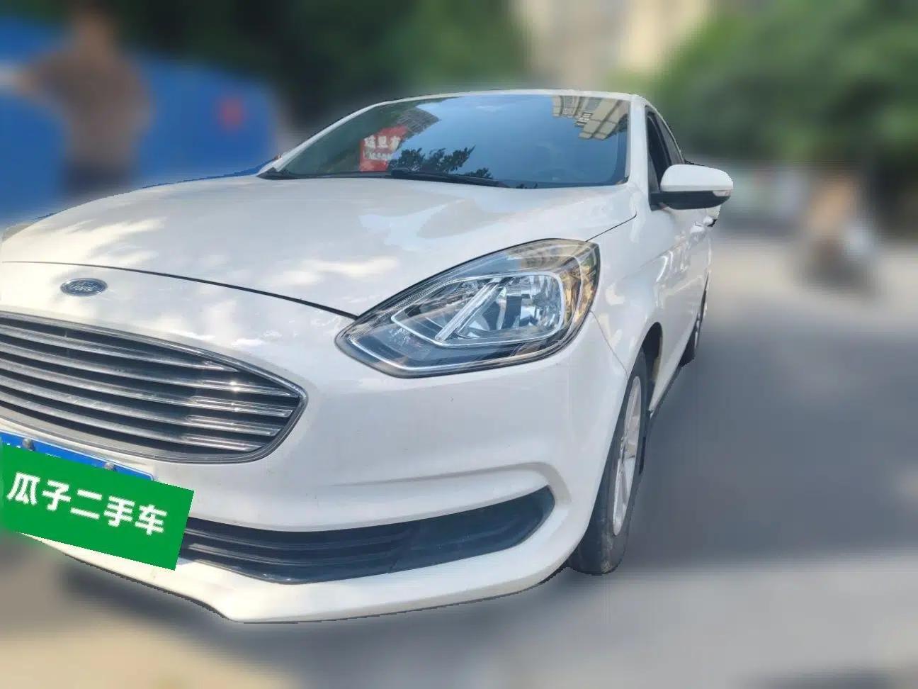 Ford Escort 2019 1.5L Automatic ZhiXiang Model — миниатюра 1