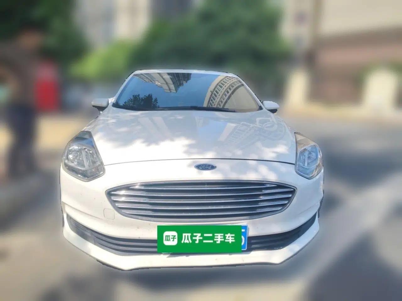 Ford Escort 2019 1.5L Automatic ZhiXiang Model — миниатюра 2