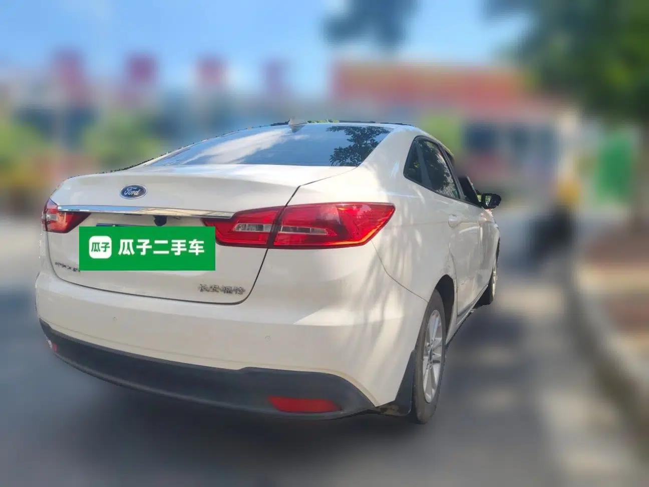 Ford Escort 2019 1.5L Automatic ZhiXiang Model — миниатюра 6