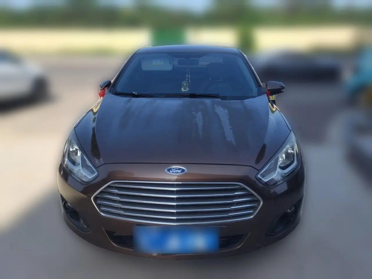 Ford Escort 2015 1.5L Manual Comfort Model — миниатюра 2