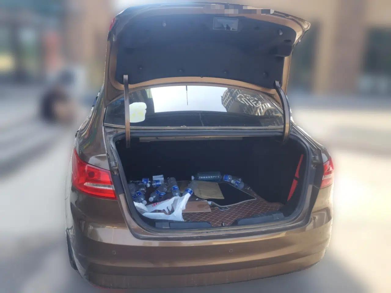 Ford Escort 2015 1.5L Manual Comfort Model — миниатюра 19