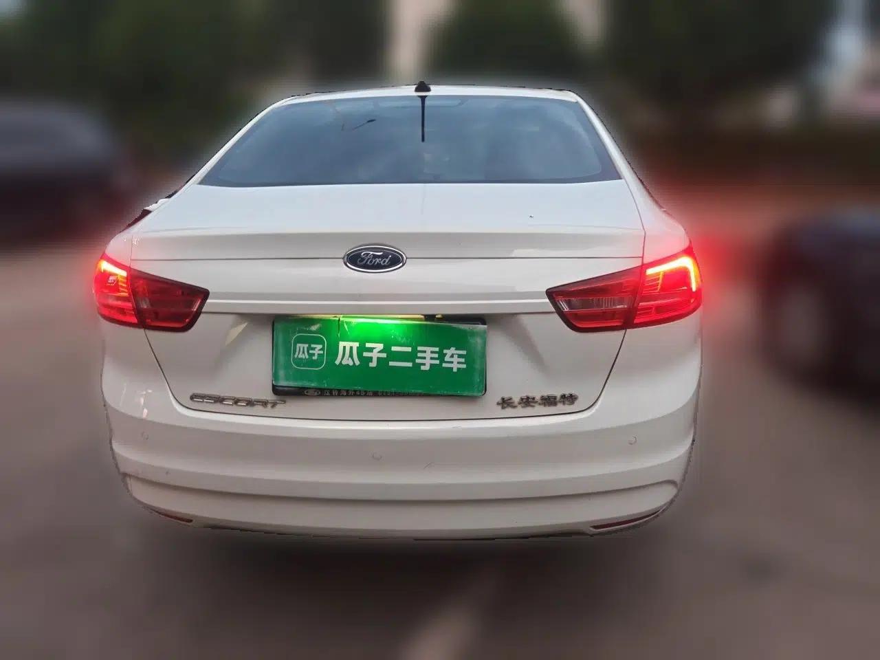 Ford Escort 2017 Revised Version 1.5L Automatic Comfort Edition — миниатюра 5