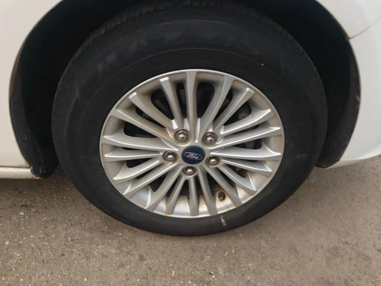Ford Escort 2017 Revised Version 1.5L Automatic Comfort Edition — миниатюра 8