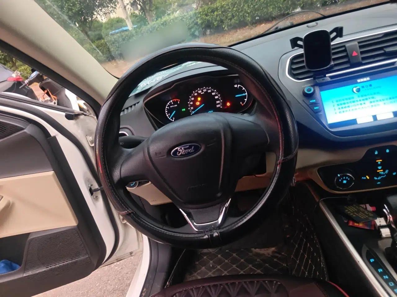 Ford Escort 2017 Revised Version 1.5L Automatic Comfort Edition — миниатюра 10
