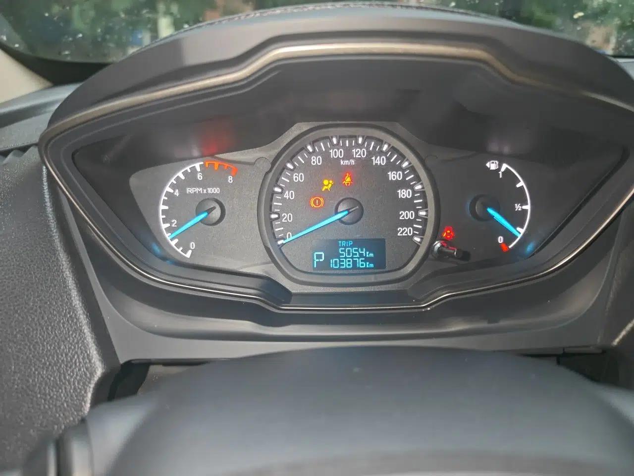 Ford Escort 2015 1.5L Automatic Comfort Edition — миниатюра 11