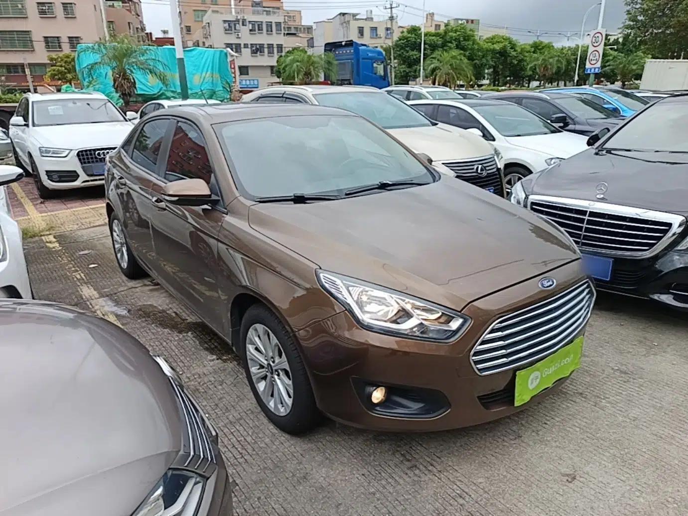 Ford Escort 2017 Happiness Edition 1.5L Automatic Fashion Version — миниатюра 3