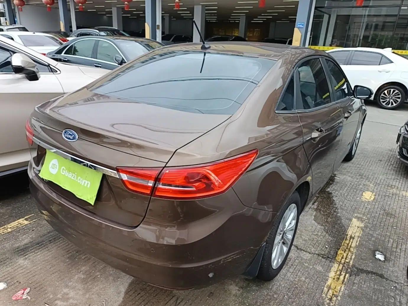Ford Escort 2017 Happiness Edition 1.5L Automatic Fashion Version — миниатюра 6