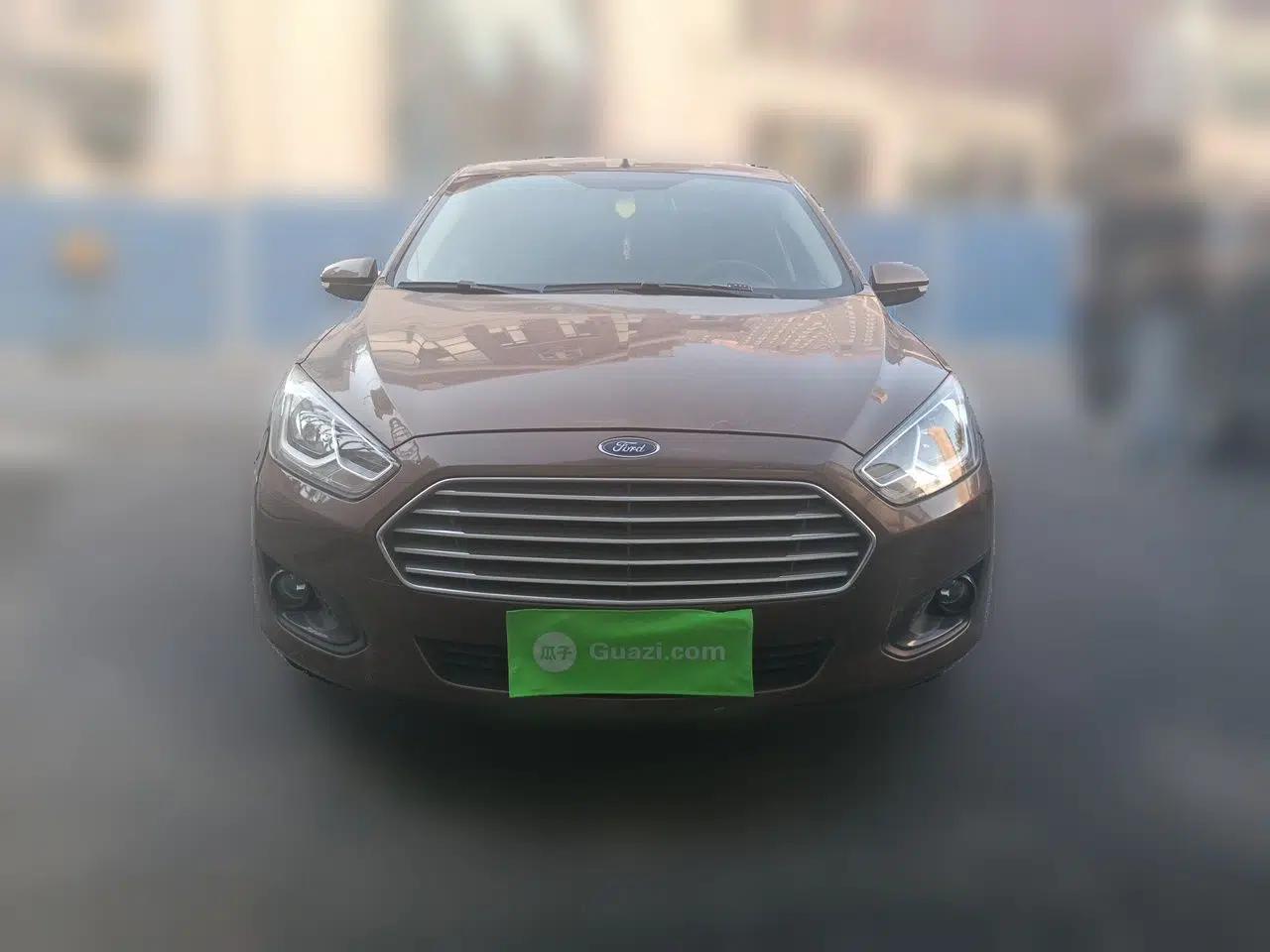 Ford Escort 2015 1.5L Automatic Comfort Edition — миниатюра 2
