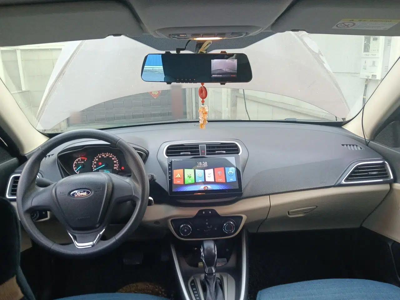 Ford Escort 2015 1.5L Automatic Comfort Edition — миниатюра 18