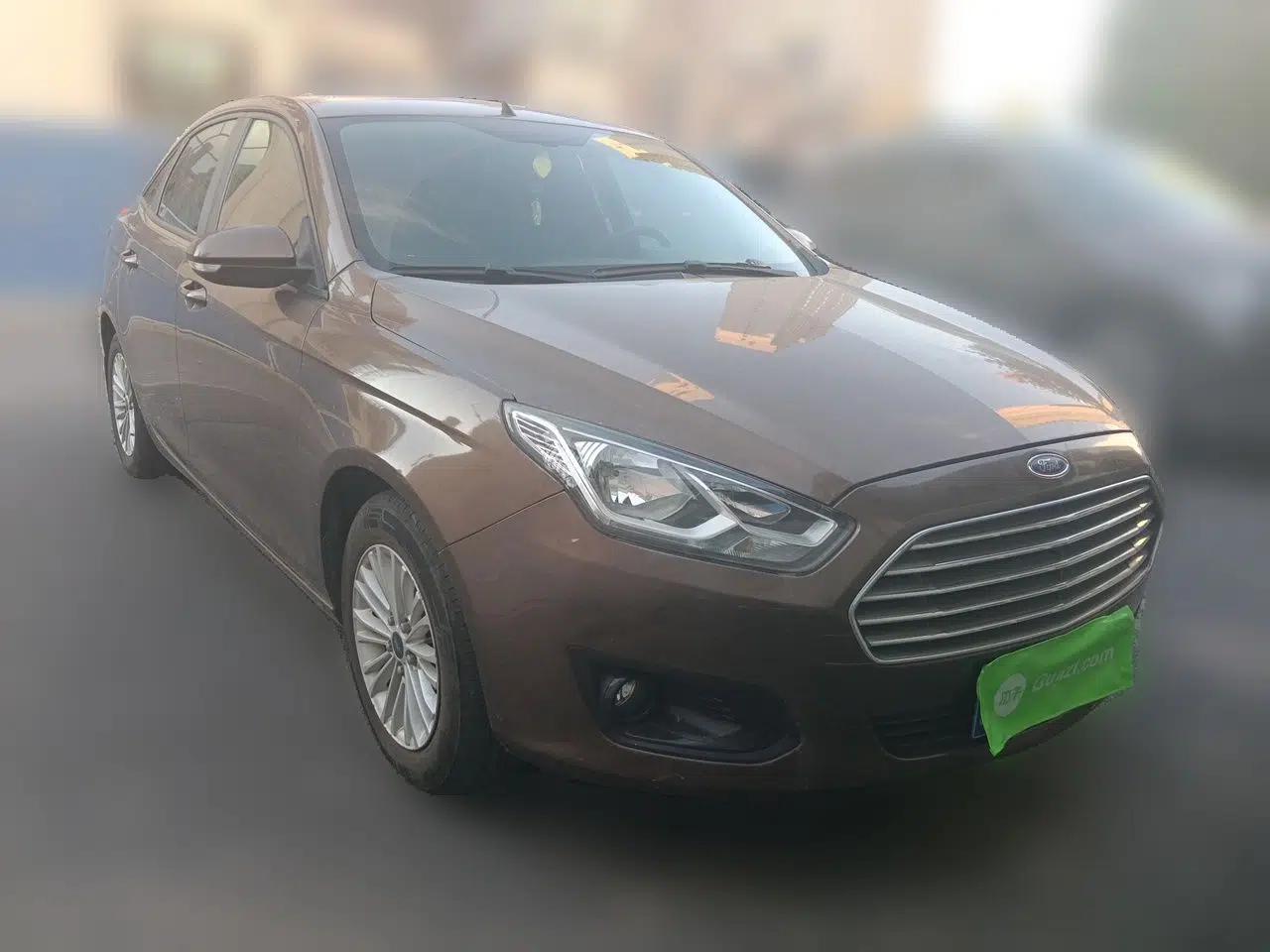 Ford Escort 2015 1.5L Automatic Comfort Edition — миниатюра 3