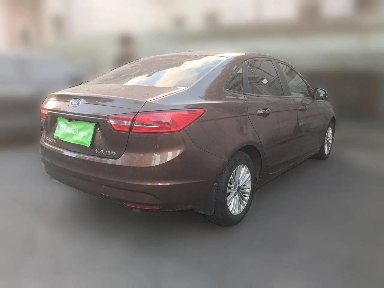 Ford Escort 2015 1.5L Automatic Comfort Edition — миниатюра 6