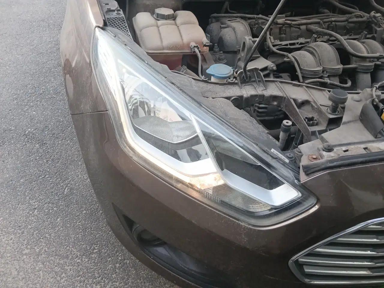 Ford Escort 2015 1.5L Automatic Comfort Edition — миниатюра 7