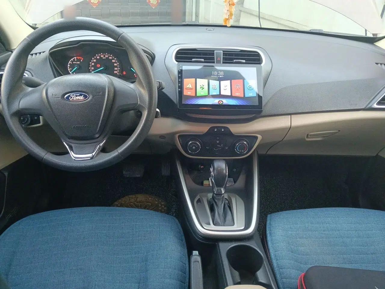 Ford Escort 2015 1.5L Automatic Comfort Edition — миниатюра 9