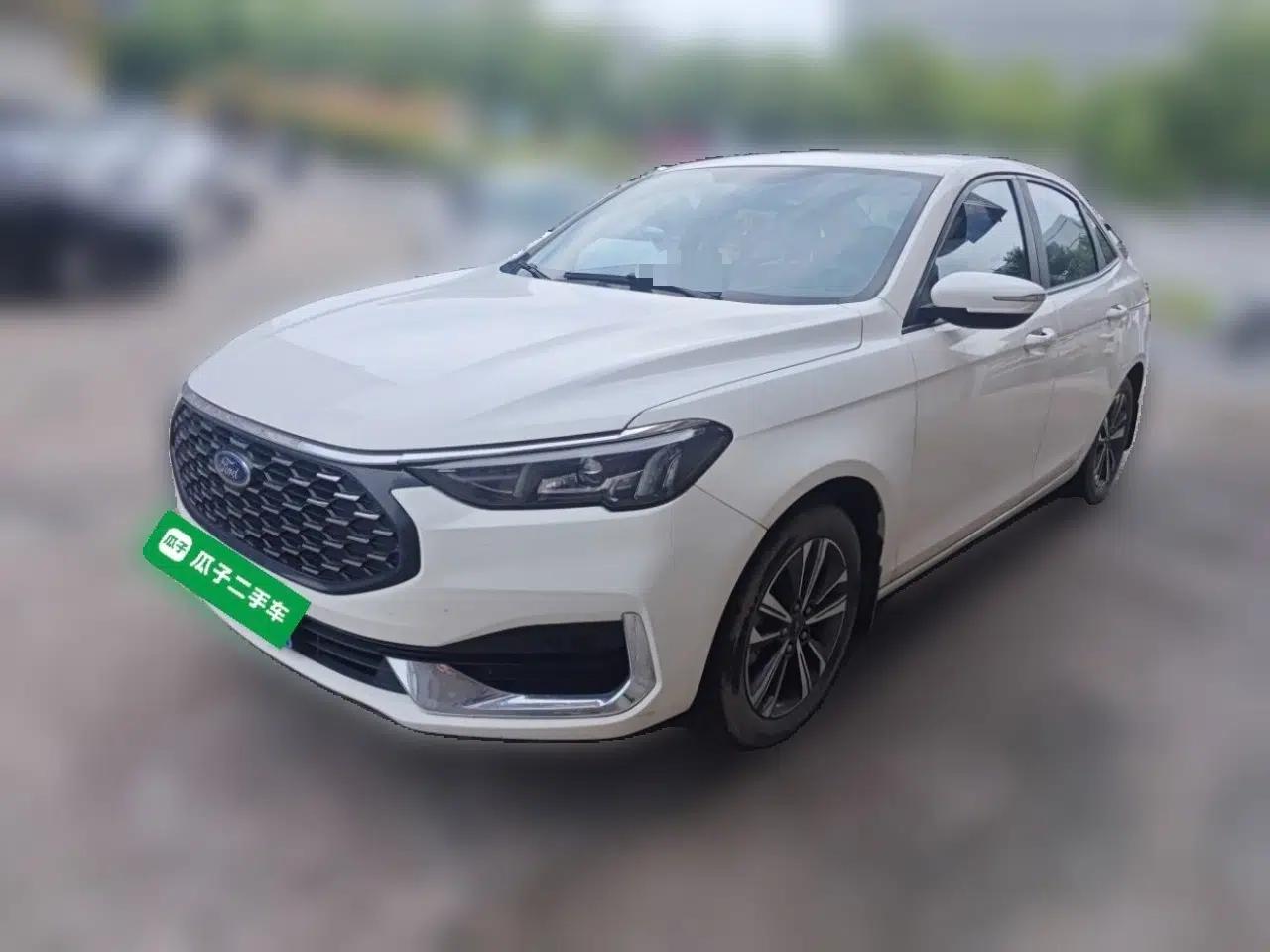 Ford Escort 2021 1.5L Automatic Diamond Edition — миниатюра 1