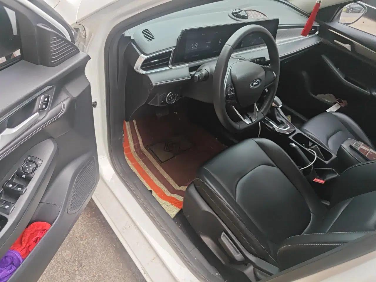 Ford Escort 2021 1.5L Automatic Diamond Edition — миниатюра 16