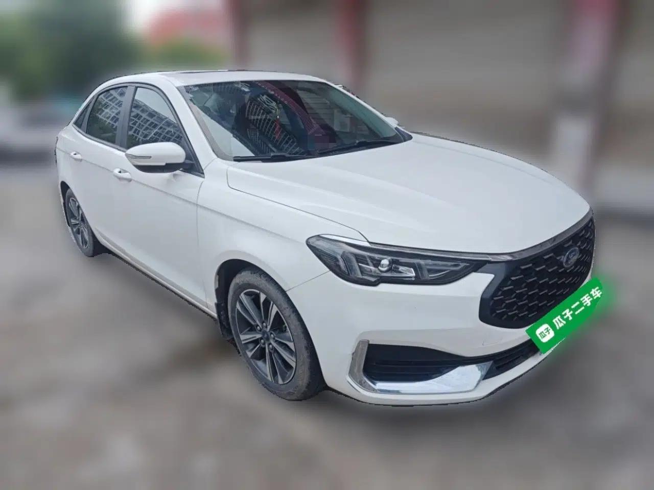 Ford Escort 2021 1.5L Automatic Diamond Edition — миниатюра 3