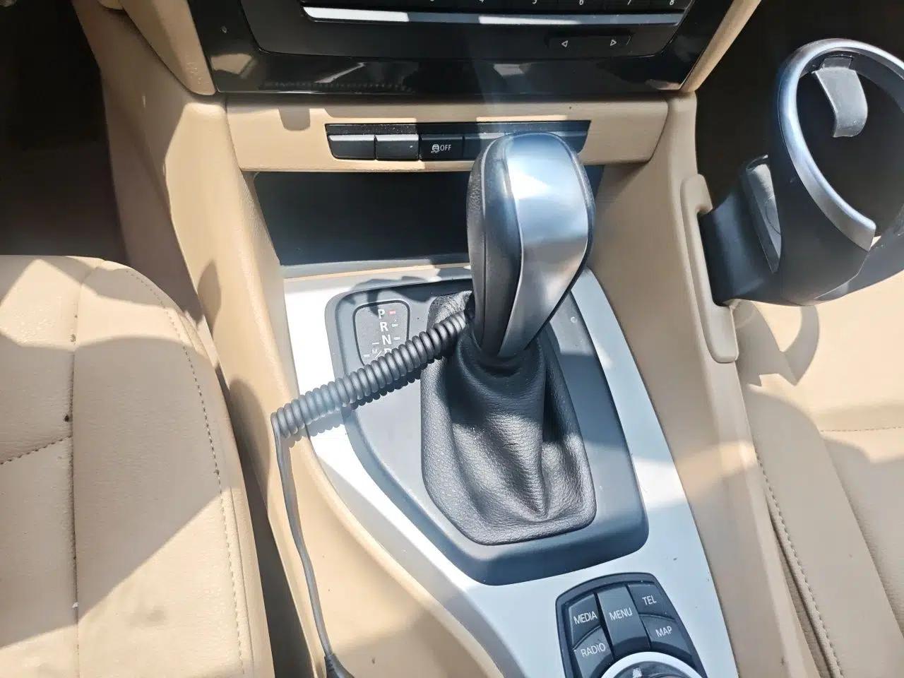 BMW X1 2010 sDrive18i Luxury Model — миниатюра 14