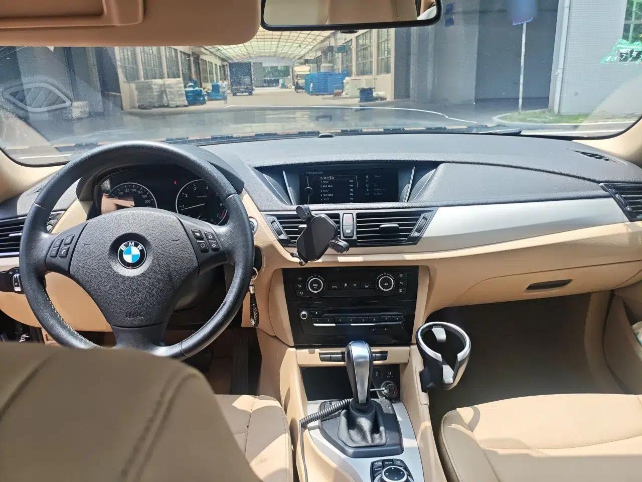 BMW X1 2010 sDrive18i Luxury Model — миниатюра 9