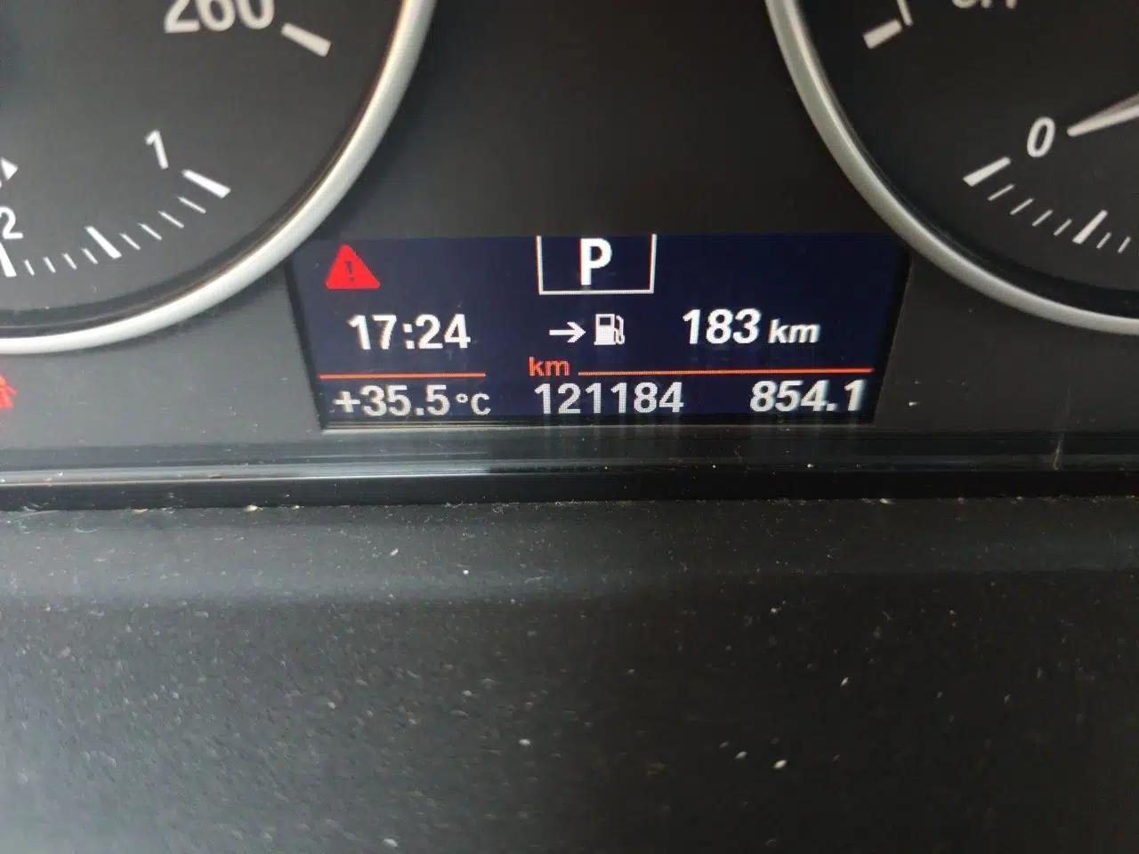 BMW X1 2016 sDrive18Li Premium Edition — миниатюра 12