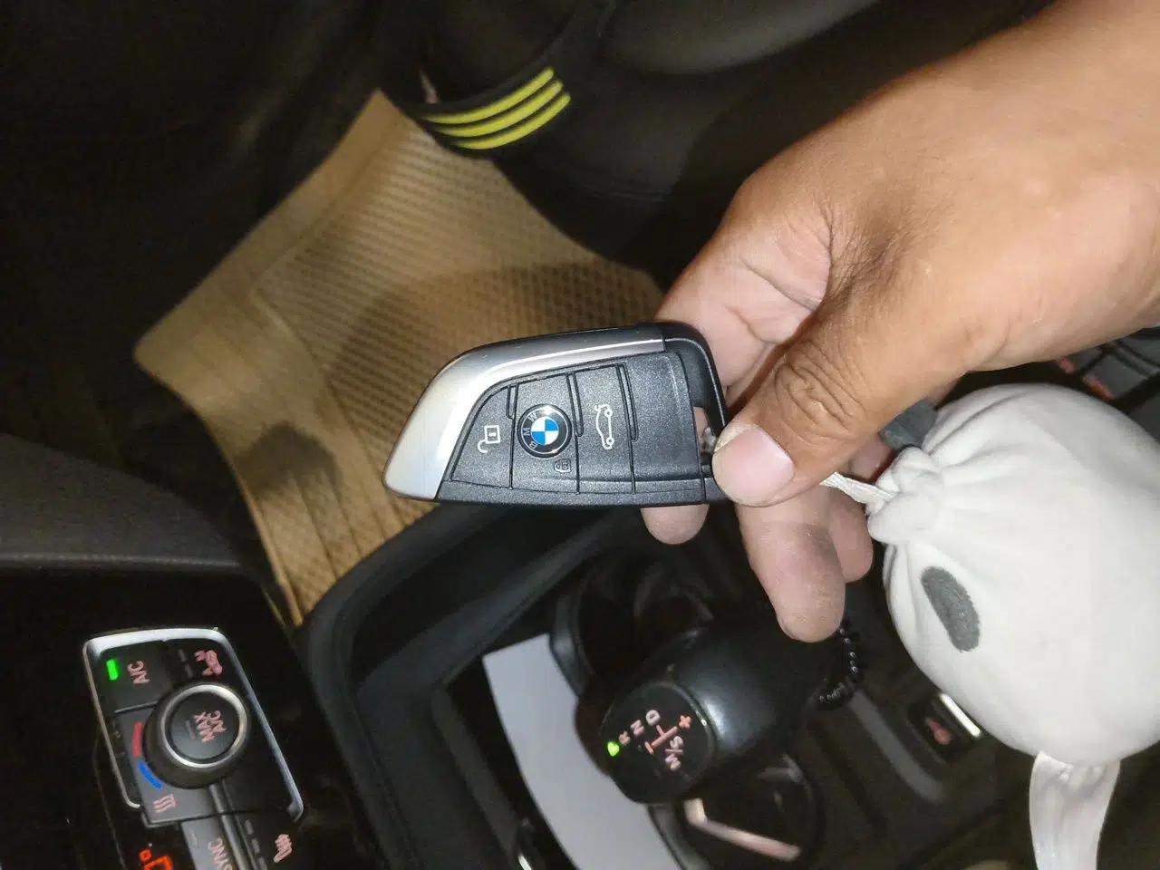 BMW X1 2016 sDrive18Li Premium Edition — миниатюра 24