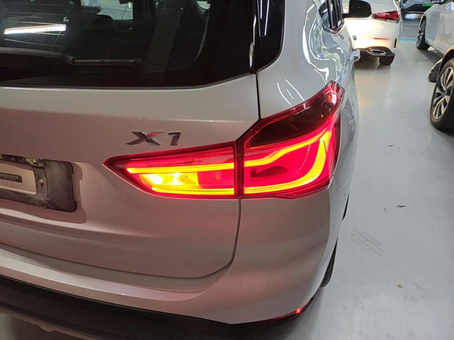 BMW X1 2018 xDrive20Li Luxury Edition — миниатюра 9