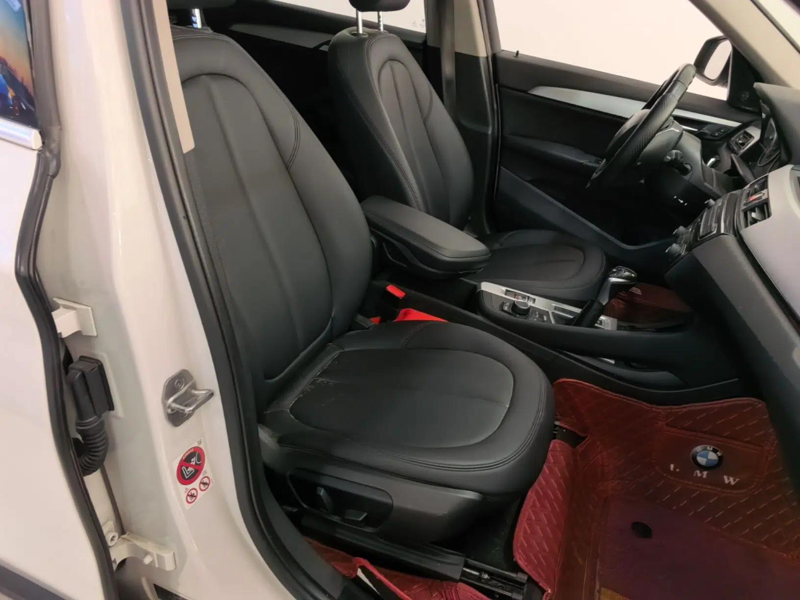 BMW X1 2018 sDrive20Li Leading Model — миниатюра 24