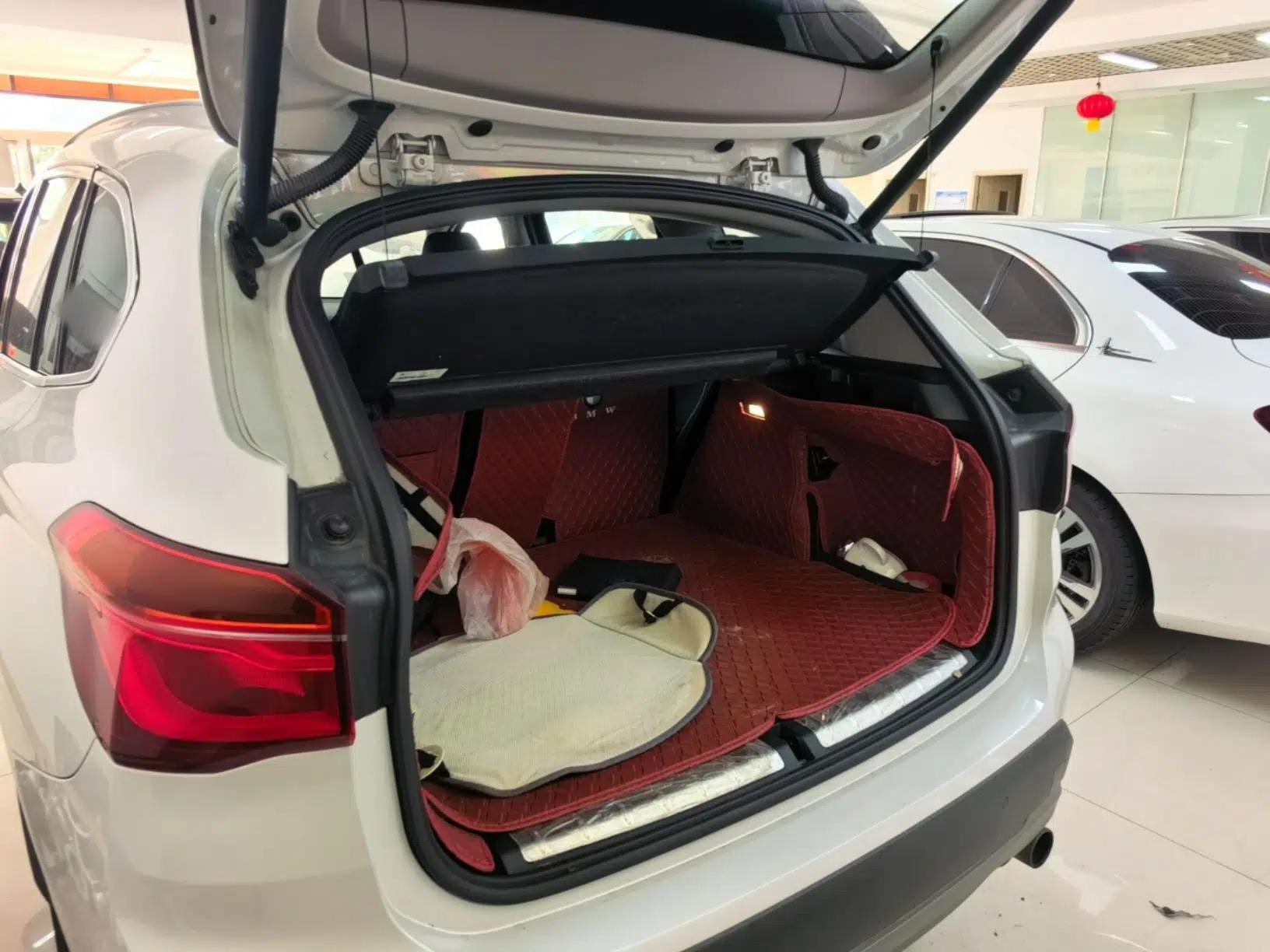 BMW X1 2018 sDrive20Li Leading Model — миниатюра 27