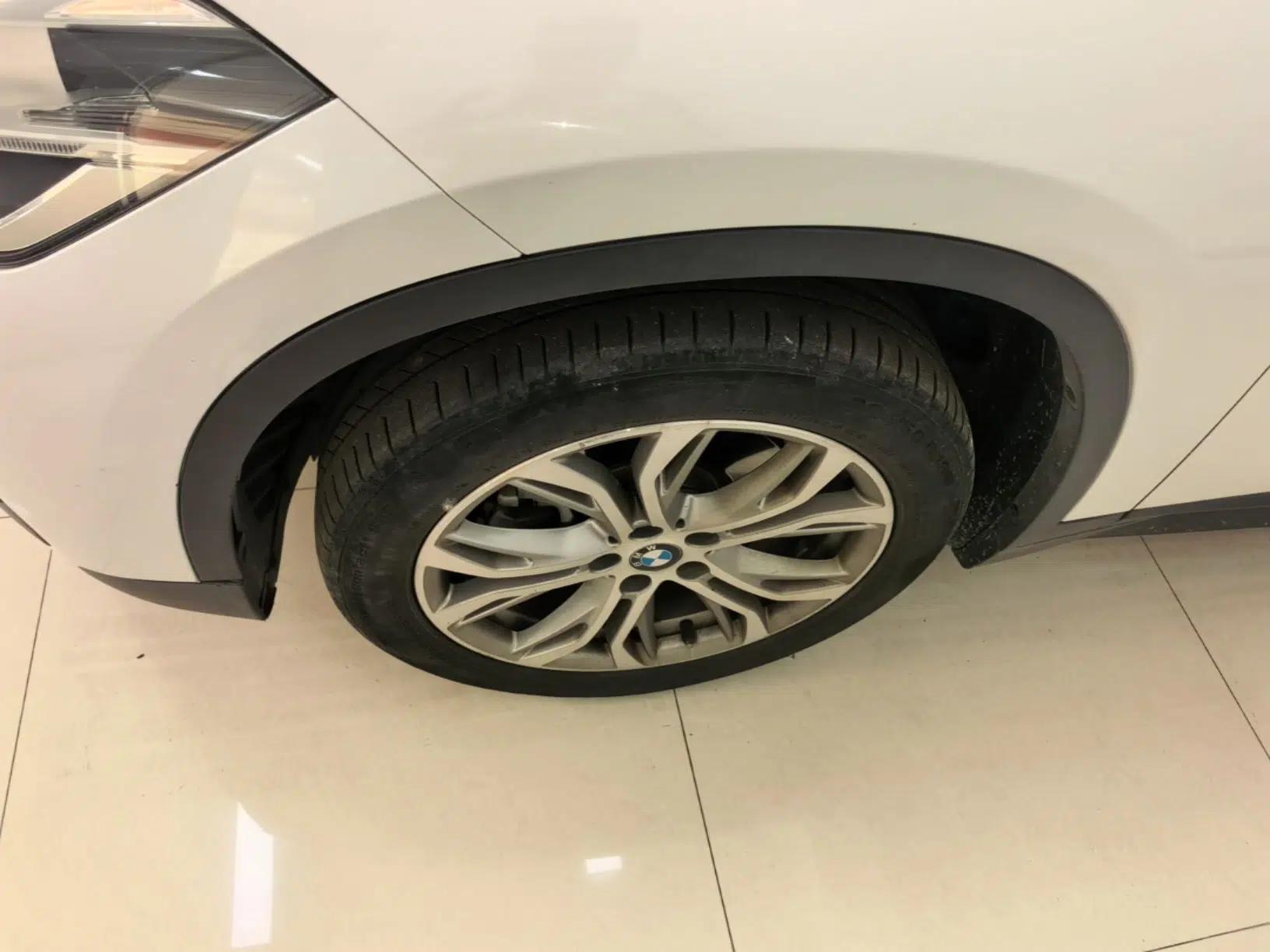 BMW X1 2018 sDrive20Li Leading Model — миниатюра 10