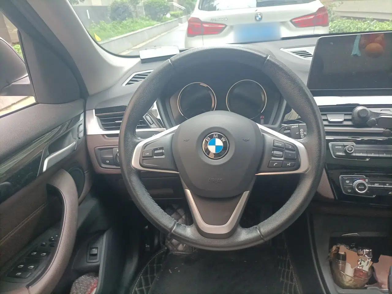 BMW X1 2020 sDrive25Li Leading Model — миниатюра 10
