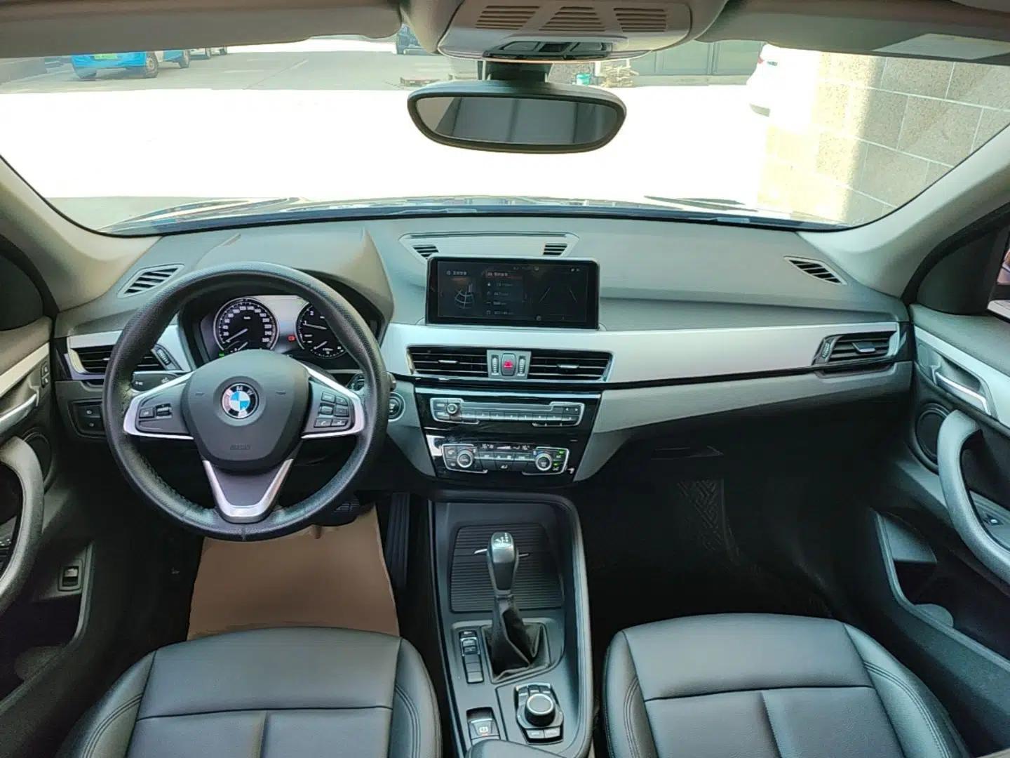 BMW X1 2019 sDrive20Li Leading Model — миниатюра 12